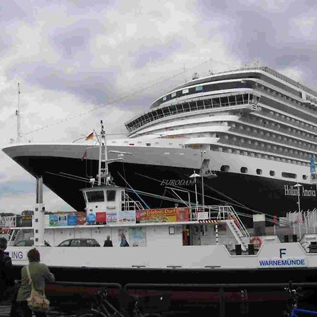 Berringer, Backbord, Direkt An Der Promenade Apartment Rostock Luaran gambar